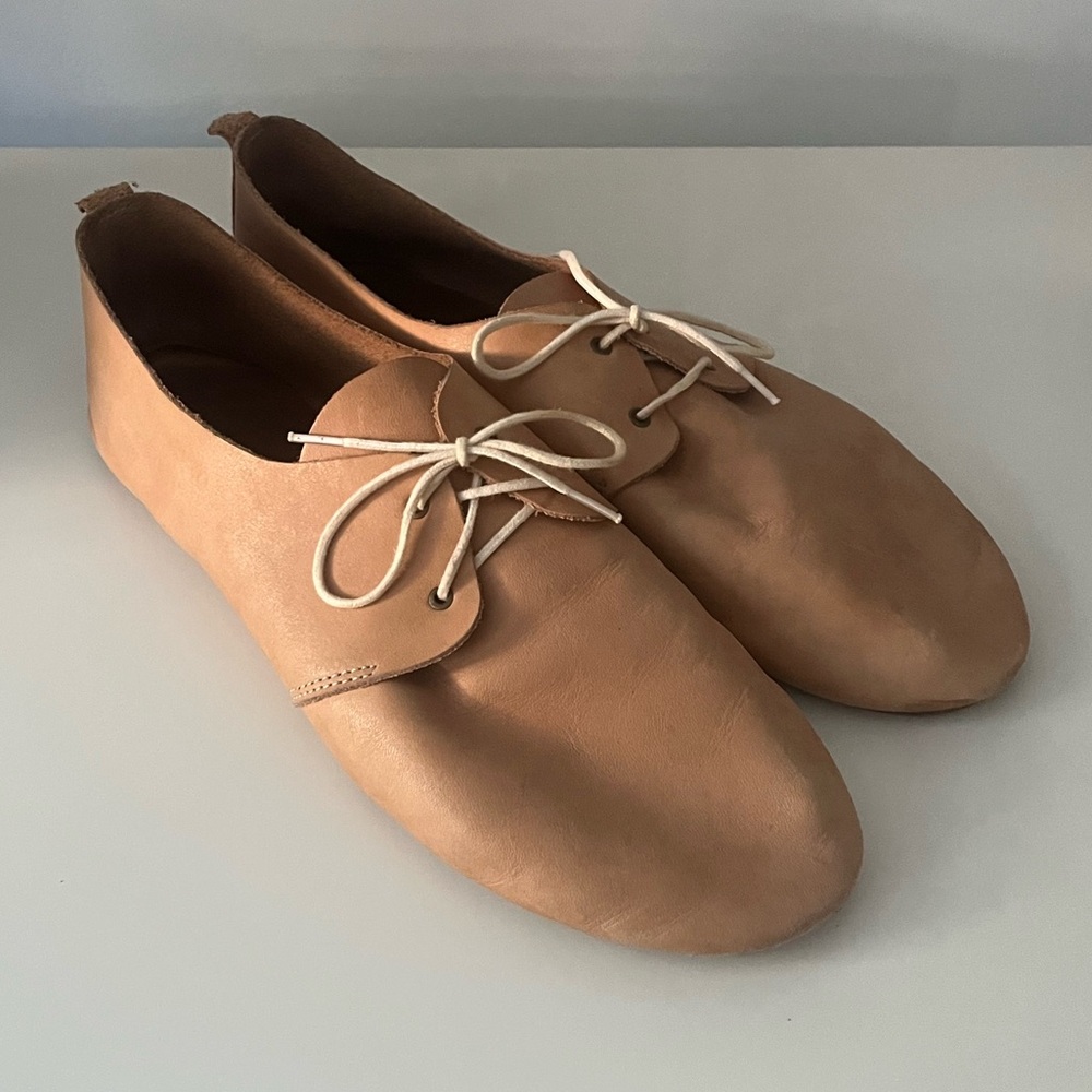 Zuzii footwear classic oxfords - size 10